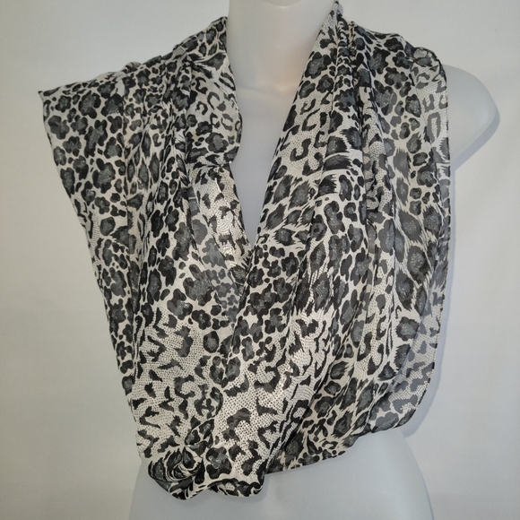 Vintage Black Grey white scarf sheer animal print chiffon handkerchiefs - Picture 7 of 9
